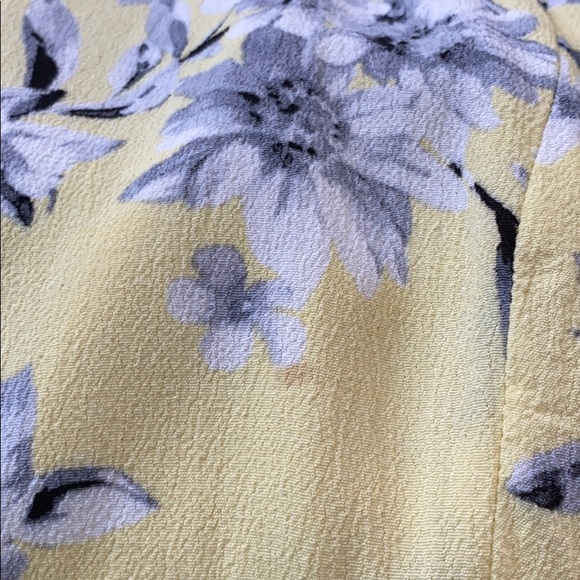 Forever 21 yellow floral romper Size XS - Picture 12 of 12